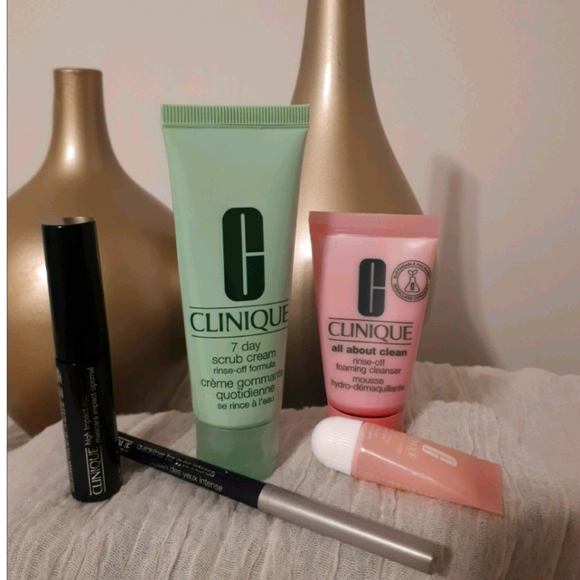 Clinique - Picture 1 of 1